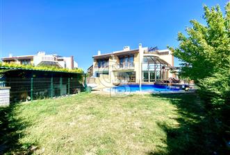 Silivri Sealybria Sitesinde Satılık 4+3 Villa 