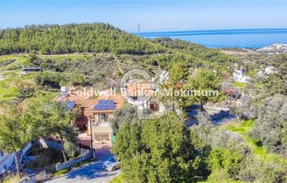 Kıbrıs Girne Edremitte Satılık 1 Dönüm Arsa İçinde 5+1 Havuzlu Villa
